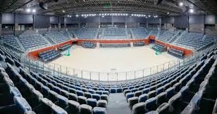 波士顿红袜队通过交易从圣路易斯红雀换得三届全明星威尔逊·康特雷拉斯及 800 万美元现金